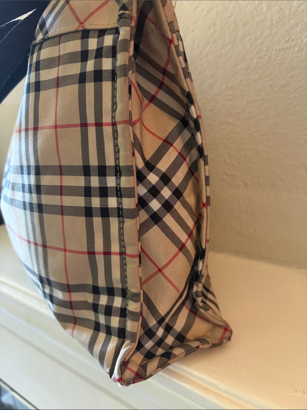Burberry Classic Plaid Tote Bag with Black Handles - Picture 5 of 17